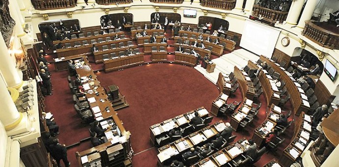 Gana Perú presentó proyecto de ley para prohibir reelección inmediata de congresistas