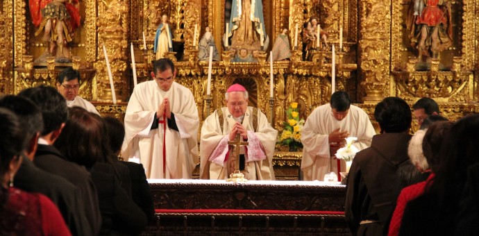 Ofrecen misa de acción de gracias por los años de labor de Monseñor Ugarte