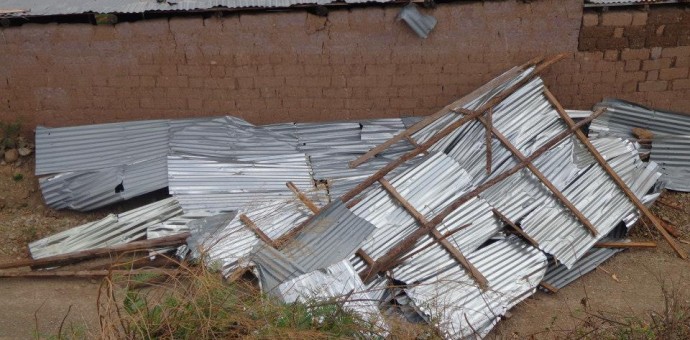 Fuertes vientos causan serios destrozos en el distrito de Mollepata