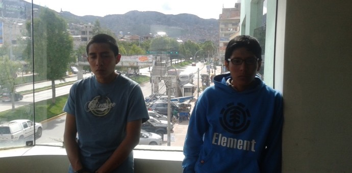 Capturan a dos jóvenes que robaron una motocicleta en San Jerónimo