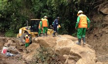 Deslizamiento de rocas restringe paso vehicular en la vía a Machu Picchu