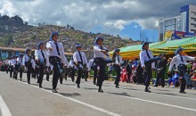 Más de 70 instituciones participaron en desfile por los 60 años de Wanchaq