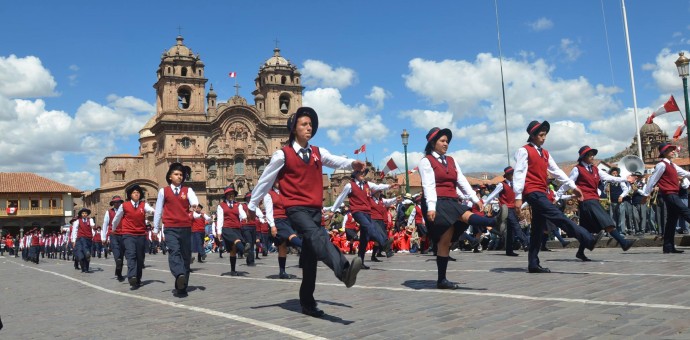 Tradicional desfile escolar de fiestas patrias se realizará en la Plaza de Armas