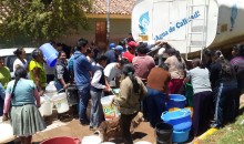 Indignante. Pobladores de la margen derecha pugnan por agua potable