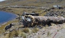 Laguna de Huayllapacheta sufre severa contaminación tras accidente de tránsito