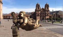 Escultor chino Xu Hongfei exhibe en Cusco esculturas de la “Serie Gordita”