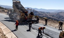 Reiniciaron trabajos de asfaltado de la vía Huancarani-Paucartambo