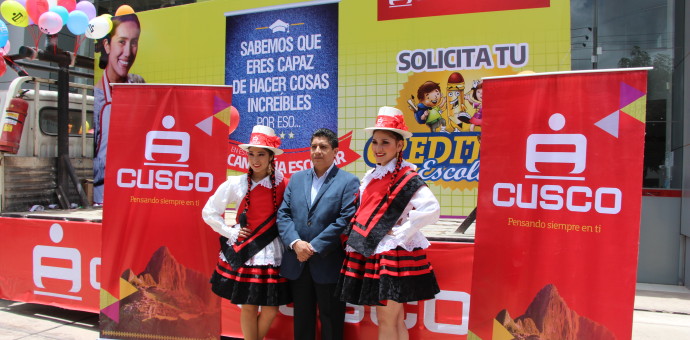 Caja Cusco realizó activación de su campaña escolar 2018 con una caravana promocional