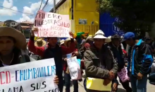 Pobladores de Llusco llegan en marcha de protesta y exigen un minihospital a Edwin Licona