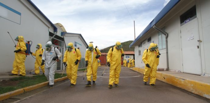 Hospitales del Cusco, fueron  fumigados por autoridades regionales