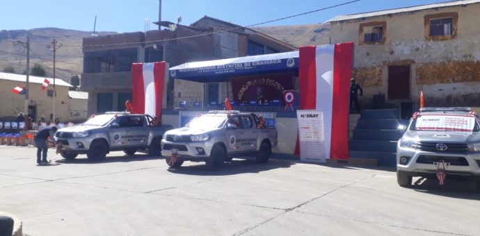 Hudbay Perú entrega camionetas y motos al distrito de Chamaca