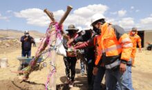 Colocan primera piedra del cerco perimétrico y áreas recreativas en cementerio de Chilloroya