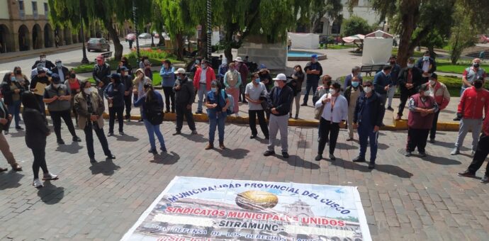 Denuncian que trabajadores de la Municipalidad del Cusco gana 700 Soles y funcionarios 7 mil Soles