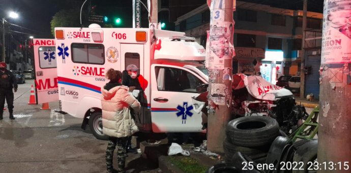 Cinco personas heridas tras la colisión de una ambulancia con un automóvil