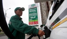 Gobierno anuncia que bajará el precio de la gasolina entre 10 a 15%