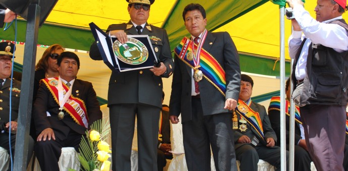 En Lucre declaran Hijo Predilecto al Jefe de la Región Policial del Cusco