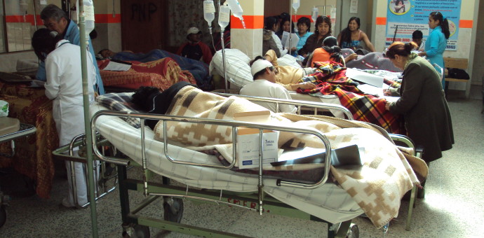 Disponen 11 ambulancias del sector Salud para auxiliar heridos de Paucartambo