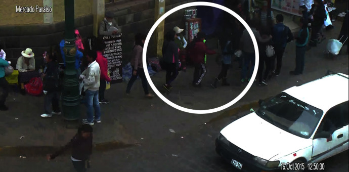 Intervienen a mujeres robando celulares y billeteras en calles del centro histórico
