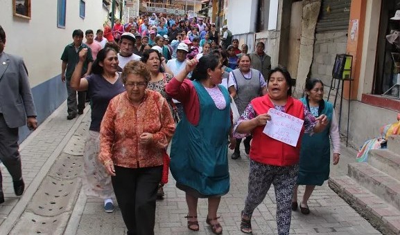 Pobladores de Machu Picchu se movilizan y denuncian a Electro por apagones