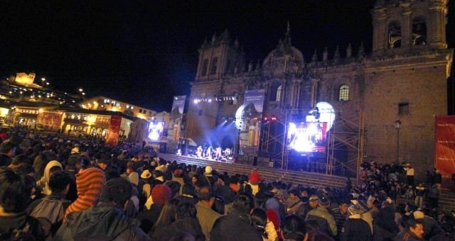 Claro presenta Noche de Luces y Sonido por el Mes Jubilar del Cusco