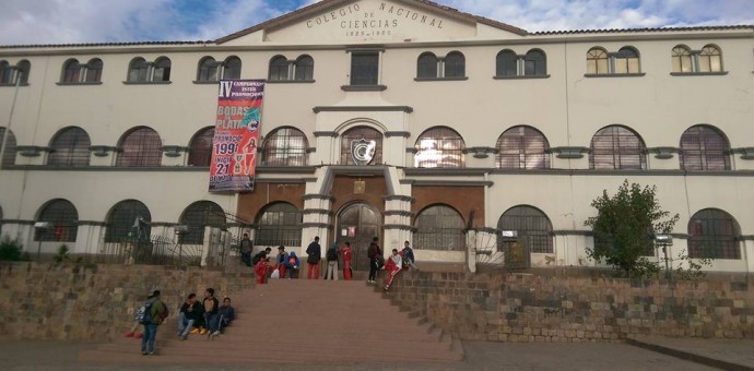 Ex alumnos ciencianos exigen eficiencia a la Ugel Cusco en la refacción del glorioso colegio