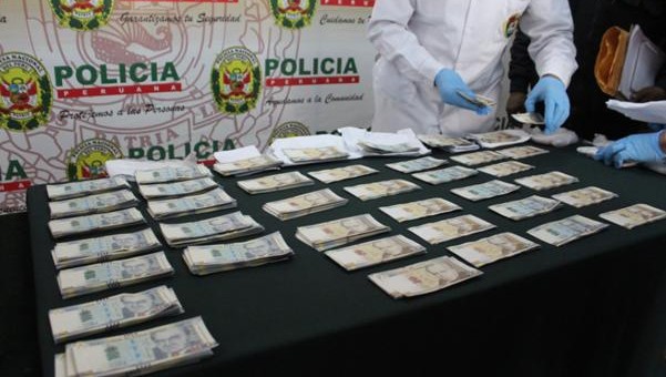 Capturan a tres sujetos con más de 80 mil soles en billetes falsificados
