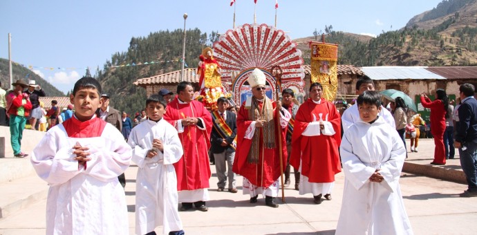Parroquia San Esteban de Yaurisque festejó su día patronal con misa dirigida por Arzobispo Alarcón