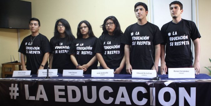 Universitarios marcharán condenando posible censura de ministro Saavedra