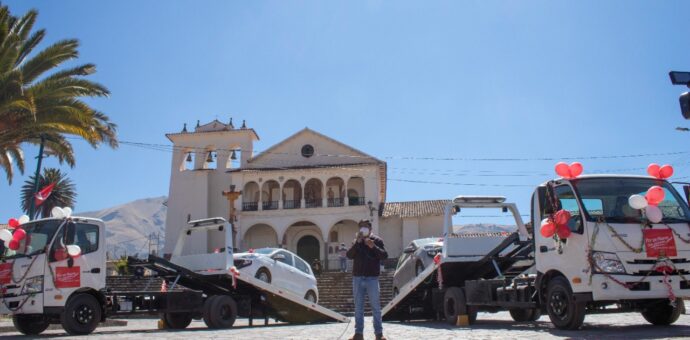 Adquieren dos camiones grúa en San Jerónimo para poner orden en el tránsito vehicular